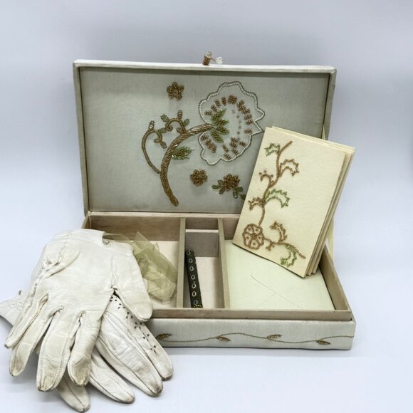 Vtg. Embroidered and Beaded Stationery Box w/Pen, White Leather Driving Gloves - Picture 5 of 10